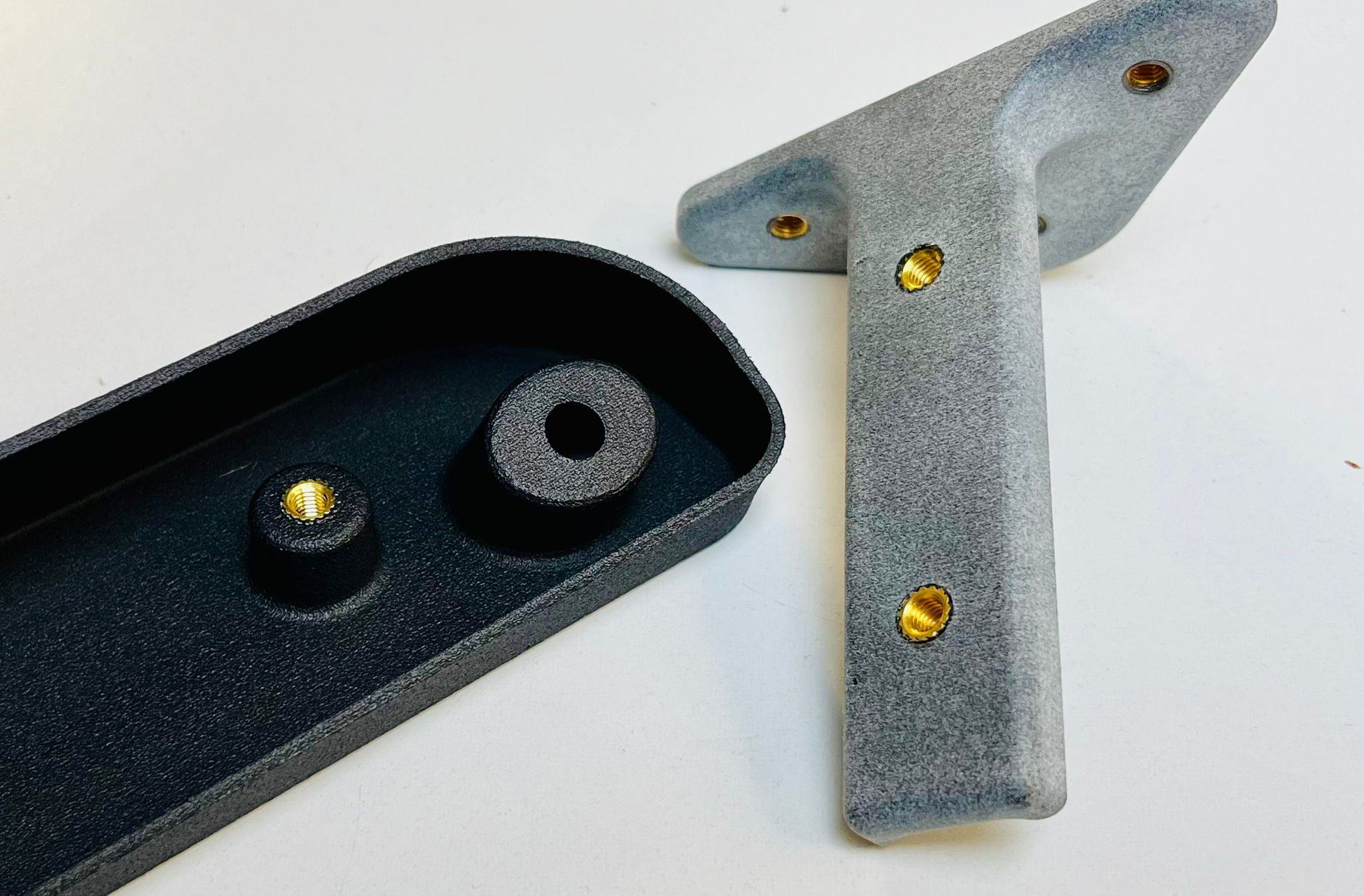 MJF prints Deux pièces fabriquée par usinage additif avec procédé MJF
